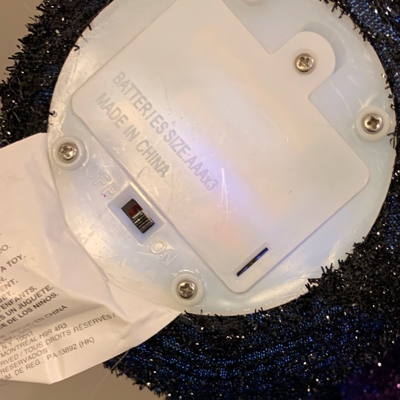 Halloween Light Up Bat, Like New, 3 AAA batteries included - Picture 14 of 14